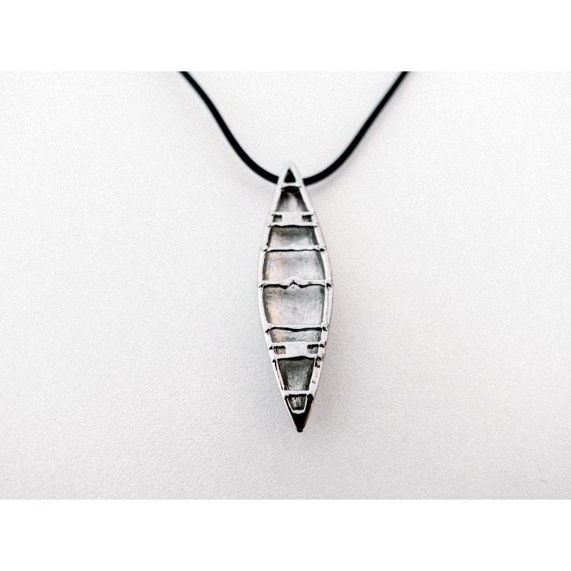 Collier Hobby Canadien